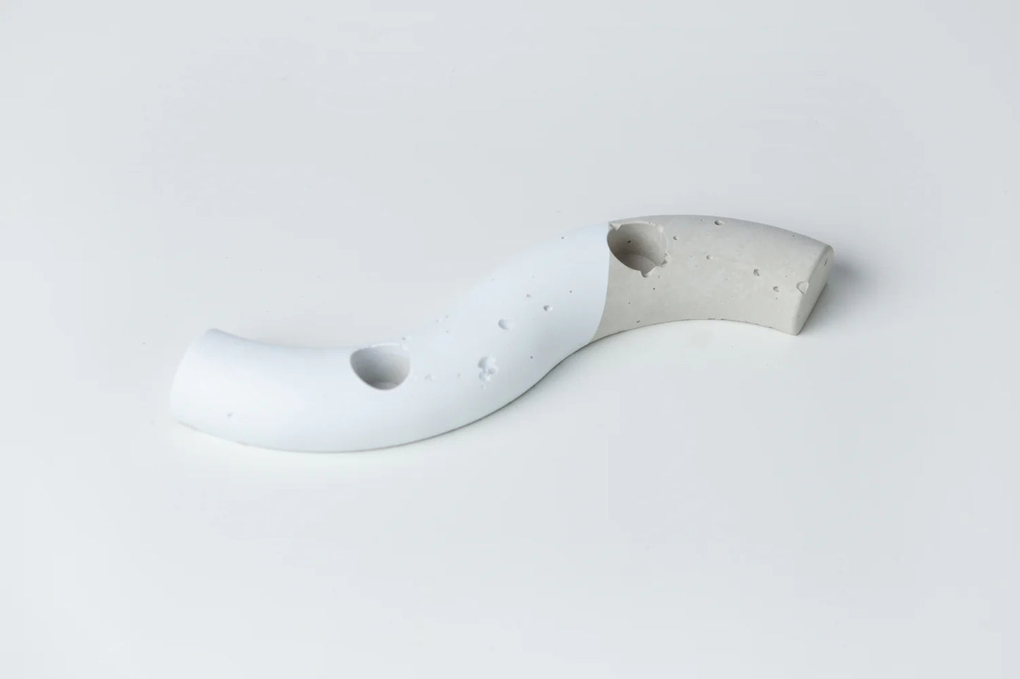 Handcrafted S-Shaped Concrete Taper Candle Holder – Modern Minimalist Design